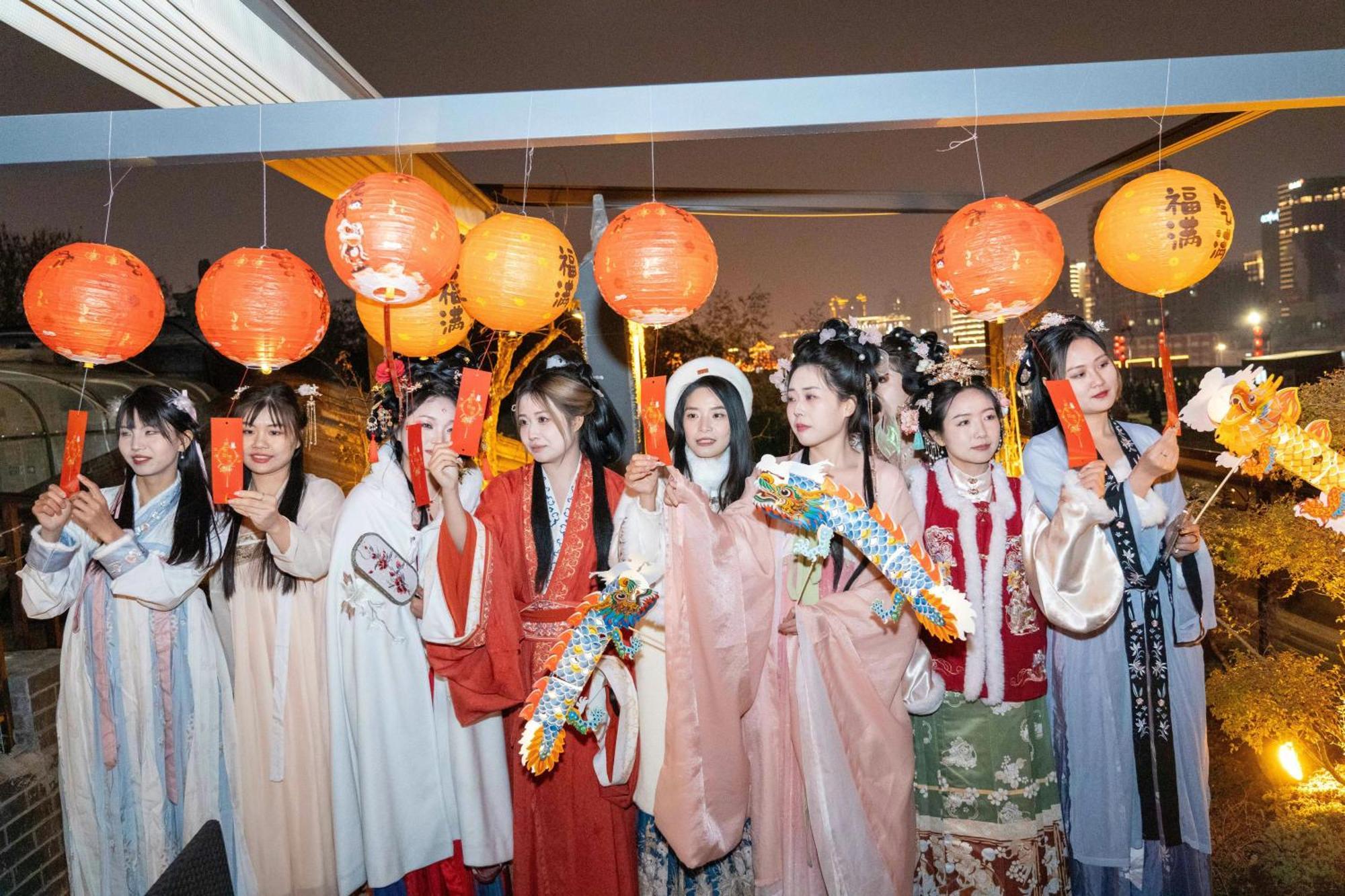 Honglu Garden Hotel Xi'An Bell And Drum Tower Huimin Street Store ภายนอก รูปภาพ